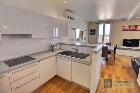 Appartement - 2 pi&egrave;ces - 59 m² - CAP D'AIL