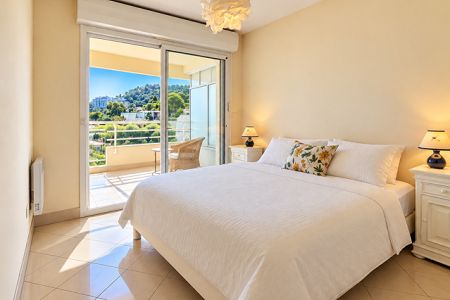 Appartement - 3 pi&egrave;ces - 76 m² - BEAUSOLEIL