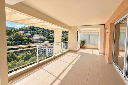 Appartement - 3 pi&egrave;ces - 76 m² - BEAUSOLEIL