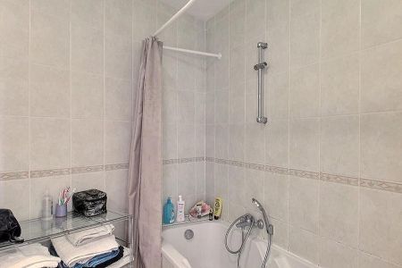 Flat - 2 rooms - 49 m² - BEAUSOLEIL