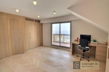 Flat - 6 rooms - 210 m² - CAP D AIL