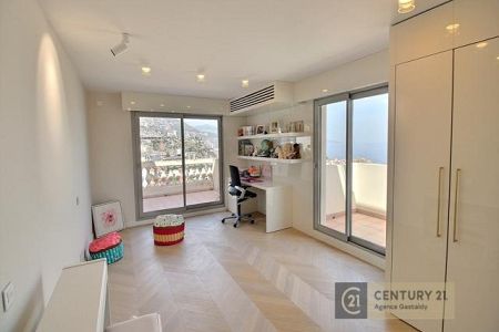 Flat - 6 rooms - 210 m² - CAP D AIL