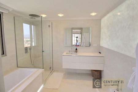 Flat - 6 rooms - 210 m² - CAP D AIL