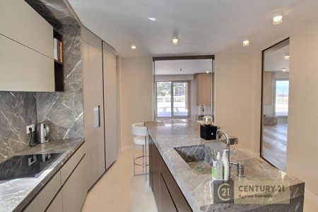 Flat - 6 rooms - 210 m² - CAP D AIL