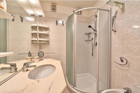Appartement - 2 pièces - 48 m² - Roquebrune-cap-Martin - RCM JS SALLE DE DOUCHE.jpeg