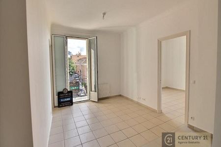 Modern apartment - 3 rooms - 48 m² - BEAUSOLEIL