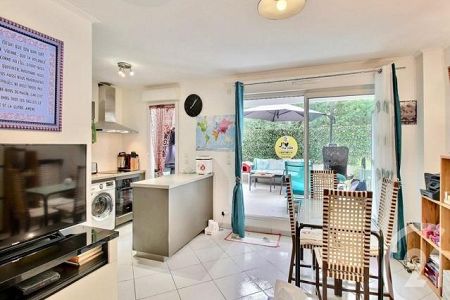 Flat - 2 rooms - 43 m² - BEAUSOLEIL