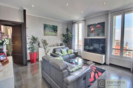 Modern apartment - 3 rooms - 71 m² - BEAUSOLEIL