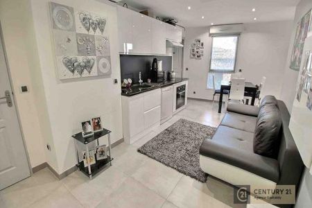 Flat - 3 rooms - 42 m² - BEAUSOLEIL