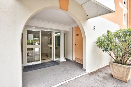 Appartement - 2 pièces - 49 m² - Beausoleil - 10.jpg