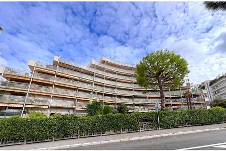 Flat - 3 rooms - 94 m² - NICE - Façade côté route-min.jpeg