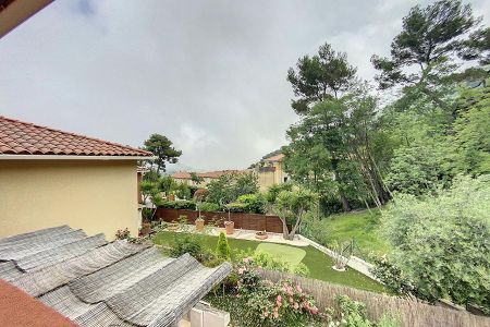 Villa - 4 rooms - 115 m² - Eze - vueb chambres-min.jpg