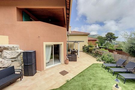 Villa - 4 rooms - 115 m² - Eze - facade  ouest-min.jpg