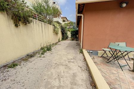 Villa - 4 rooms - 115 m² - Eze - terrain de boule avec table-min.jpg