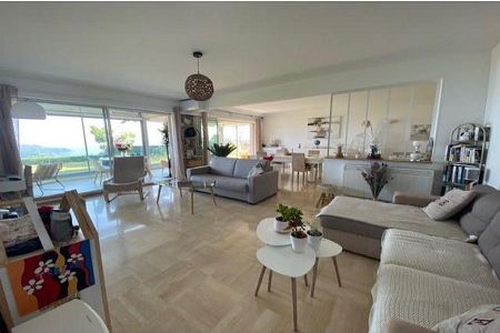 Flat - 6 rooms - 153 m² - Villefranche-sur-mer - Double sejour