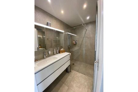 Flat - 6 rooms - 153 m² - Villefranche-sur-mer