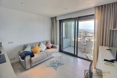 Flat - 2 rooms - 32 m² - BEAUSOLEIL