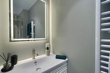 Flat - 3 rooms - 65 m² - Villefranche-sur-mer - 6a512be4-6f5e-4b3a-9a9c-fe46d36abed5.jpg