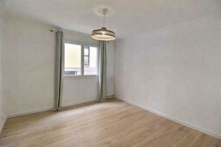 Appartement - 4 pi&egrave;ces - 70 m² - CAP D'AIL