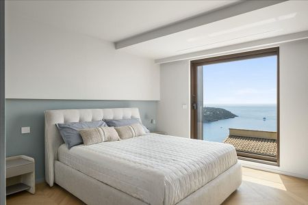 Villa - 7 pièces - 223 m² - ROQUEBRUNE CAP MARTIN