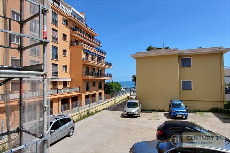 Flat - 2 rooms - 42 m² - ROQUEBRUNE CAP MARTIN