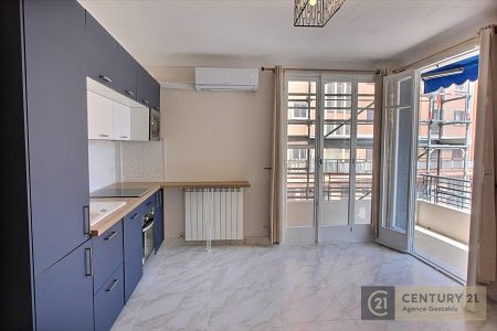 Flat - 2 rooms - 42 m² - ROQUEBRUNE CAP MARTIN