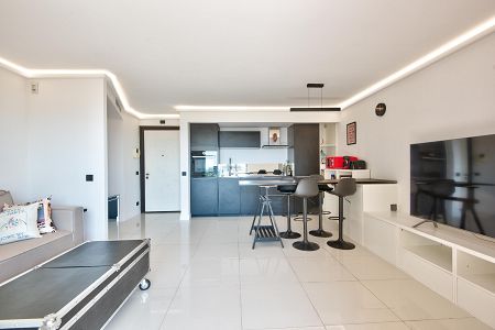 Flat - 2 rooms - 46 m² - Cap-D'ail