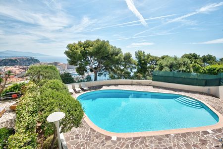 Flat - 2 rooms - 46 m² - Cap-D'ail