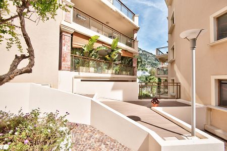 Flat - 2 rooms - 46 m² - Cap-D'ail