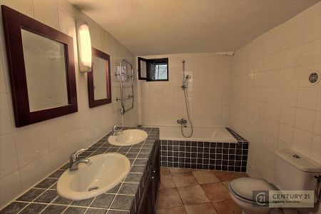 Flat - 3 rooms - 70 m² - ROQUEBRUNE CAP MARTIN