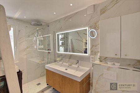Appartement - 4 pièces - 142 m² - CAP D'AIL