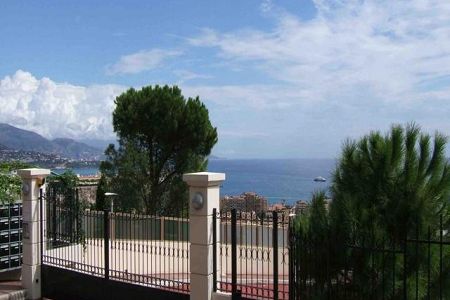 Appartement - 2 pièces - 45 m² - CAP D AIL - ENTRÉE