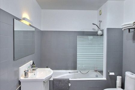 Flat - 2 rooms - 57 m² - EZE