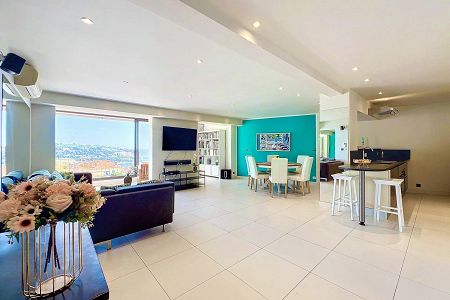 Appartement - 3 pièces - 78 m² - Villefranche-Sur-Mer