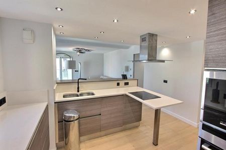 Appartement - 3 pièces - 98 m² - CAP D'AIL