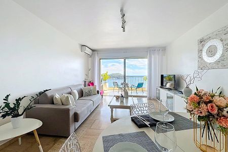 Appartement - 2 pièces - 60 m² - Villefranche-Sur-Mer
