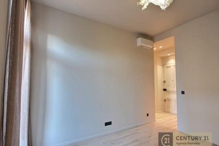 Flat - 3 rooms - 66 m² - NICE
