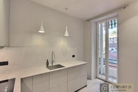 Flat - 3 rooms - 66 m² - NICE