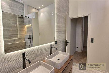 Appartement - 4 pièces - 92 m² - BEAUSOLEIL