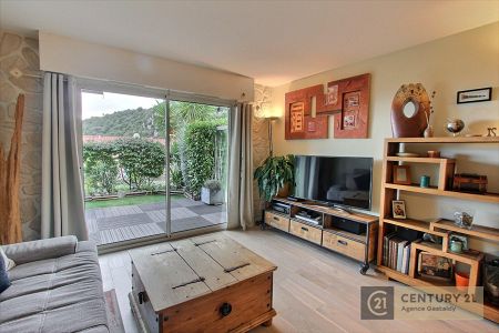 Appartement - 4 pièces - 82 m² - EZE