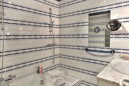 Flat - 3 rooms - 107 m² - ROQUEBRUNE CAP MARTIN