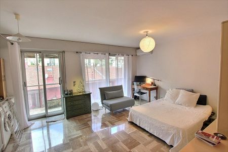 Flat - 3 rooms - 107 m² - ROQUEBRUNE CAP MARTIN