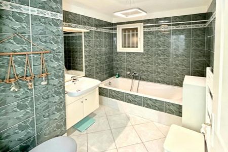 Appartement - 4 pi&egrave;ces - 87 m² - CAP D AIL