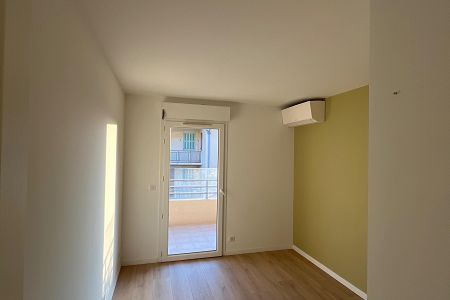 Appartement - 4 pi&egrave;ces - 78 m² - CAP D'AIL