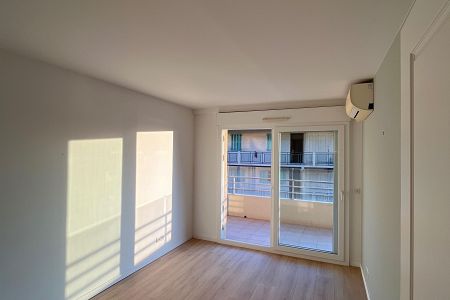 Appartement - 4 pi&egrave;ces - 78 m² - CAP D'AIL