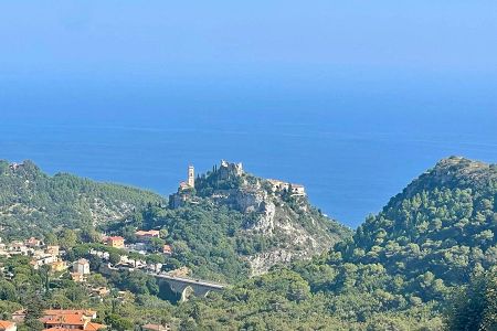 Villa - 6 pi&egrave;ces - 210 m² - Eze