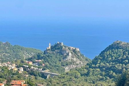 Villa - 6 pi&egrave;ces - 210 m² - Eze