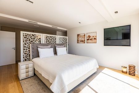 Villa - 7 pi&egrave;ces - 230 m² - Roquebrune-Cap-Martin