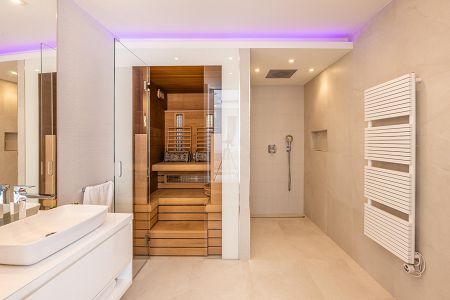 Villa - 7 pi&egrave;ces - 230 m² - Roquebrune-Cap-Martin