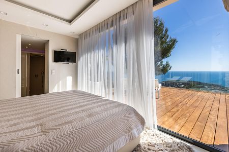 Villa - 7 pi&egrave;ces - 230 m² - Roquebrune-Cap-Martin